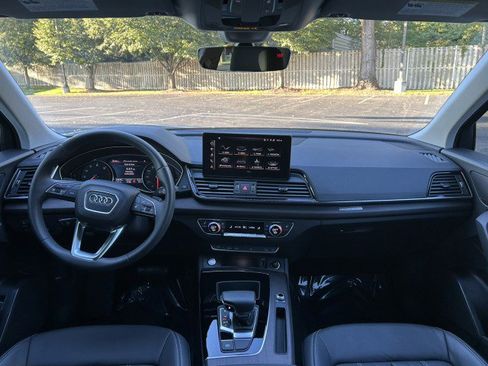 Certified 2023 Audi Q5 2.0T Premium w/ Convenience Package image 9