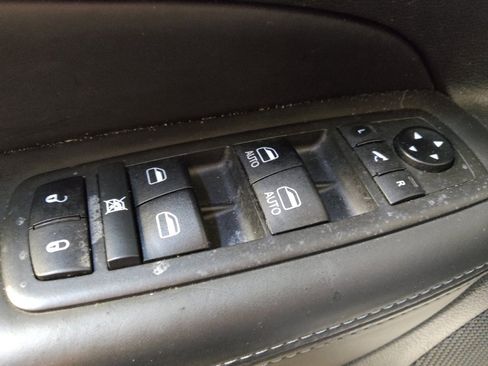 Used 2021 Jeep Grand Cherokee Overland AWD/4WD image 27