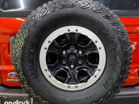 Used 2023 Ford Bronco Badlands image 10