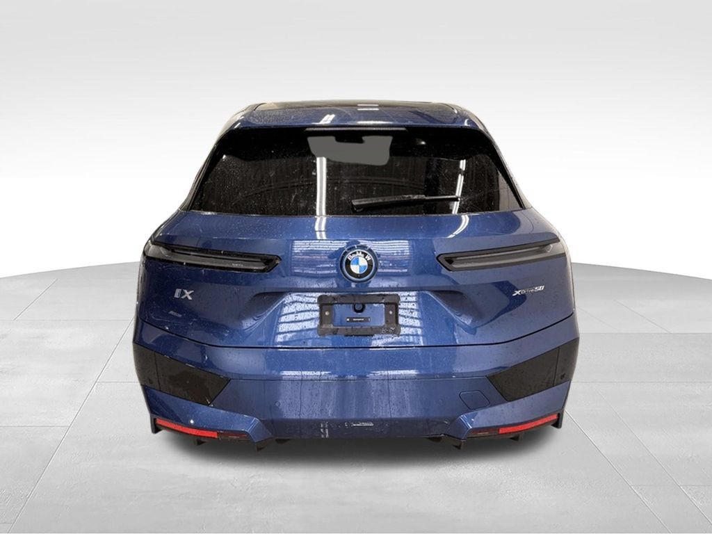 Used 2024 BMW iX xDrive50 w/ Sport Package AWD/4WD image 4