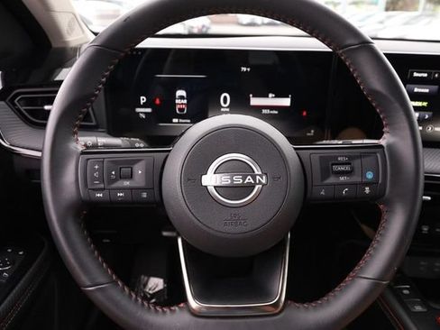 Certified 2025 Nissan Kicks SR FWD image 10