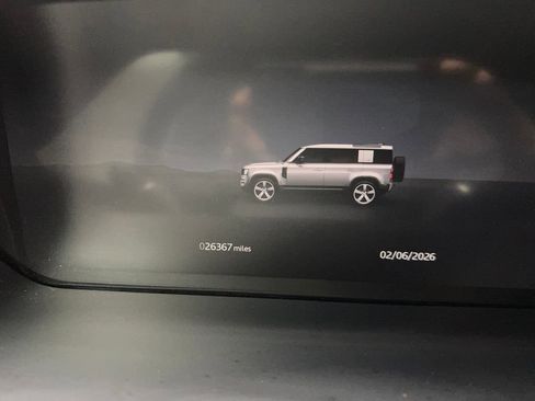 Used 2025 Land Rover Defender 110 S image 58