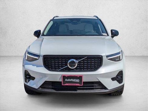 Certified 2026 Volvo XC40 B5 Plus w/ Protection Package Premier image 2