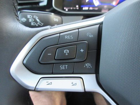 Used 2025 Volkswagen Jetta Sport image 14