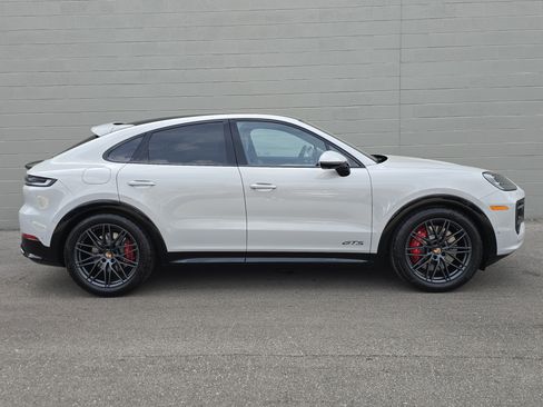 New 2026 Porsche Cayenne GTS image 10
