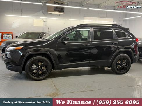 Used 2018 Jeep Cherokee Limited w/ High Altitude Package AWD/4WD image 11