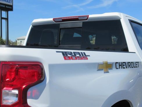New 2025 Chevrolet Silverado 1500 LT Trail Boss w/ Convenience Package II image 9