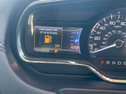 Used 2017 Lincoln MKT AWD w/ Technology Package image 10