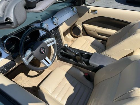 Used 2005 Ford Mustang GT RWD image 19
