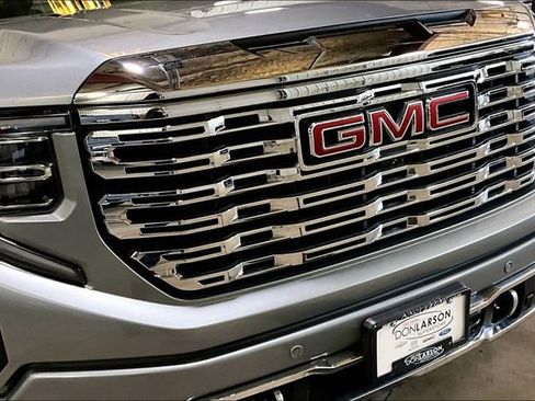 Certified 2025 GMC Sierra 1500 Denali w/ Denali Reserve Package AWD/4WD image 11