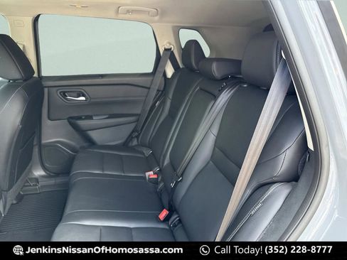 Certified 2024 Nissan Rogue SL w/ SL Premium Package image 30