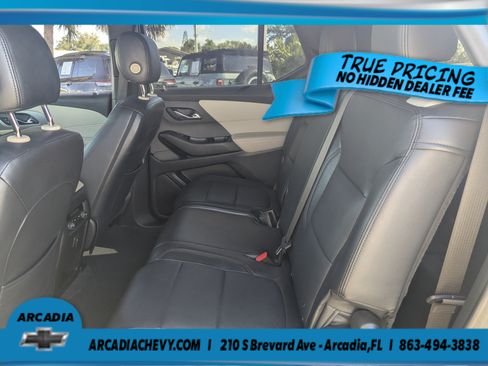 Used 2022 Chevrolet Traverse LS FWD image 17
