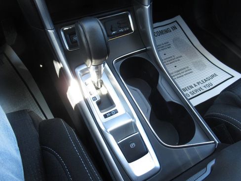 Used 2019 Subaru Ascent Premium image 17