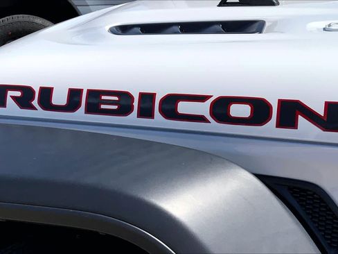 Used 2020 Jeep Gladiator Rubicon image 10