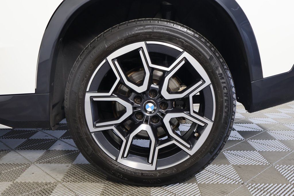 Used 2023 BMW X1 xDrive28i w/ Convenience Package AWD/4WD image 16