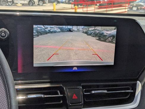 Used 2025 Chevrolet TrailBlazer LT AWD/4WD image 19