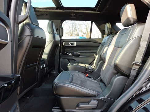 Used 2022 Ford Explorer ST w/ ST Street Pack image 20