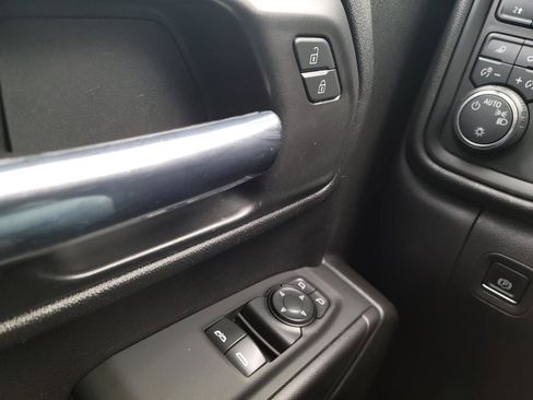 Used 2022 Chevrolet Silverado 1500 W/T w/ WT Value Package AWD/4WD image 12