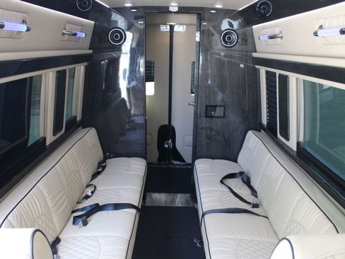 Used 2021 Mercedes-Benz Sprinter 3500 image 29