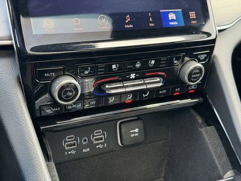 Used 2022 Jeep Grand Cherokee Overland w/ MOPAR Finishing Package AWD/4WD image 25