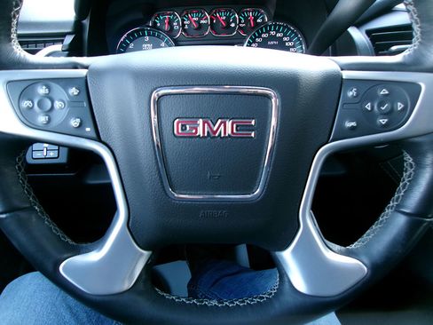 Used 2019 GMC Yukon SLT w/ Open Road Package image 19