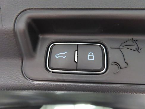 Used 2025 Ford Explorer ST image 37