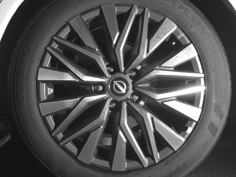 Used 2025 Nissan Altima 2.5 SV FWD image 17
