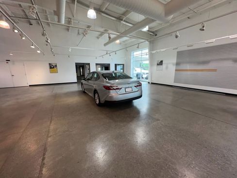 Used 2025 Toyota Camry LE FWD image 16