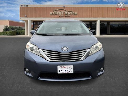 Used 2013 Toyota Sienna XLE image 2