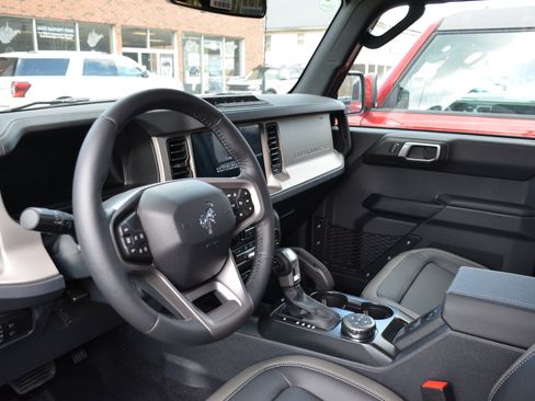 New 2026 Ford Bronco Outer Banks w/ Sasquatch Package AWD/4WD image 15