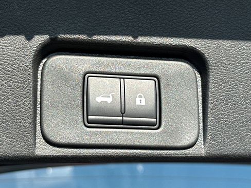 Used 2026 Nissan Rogue SV image 19