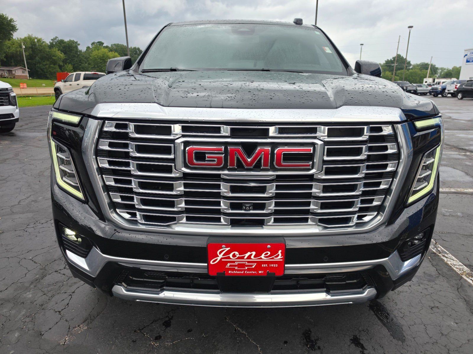Used 2025 GMC Yukon Denali AWD/4WD image 8