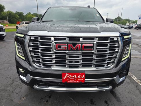 Used 2025 GMC Yukon Denali AWD/4WD image 8