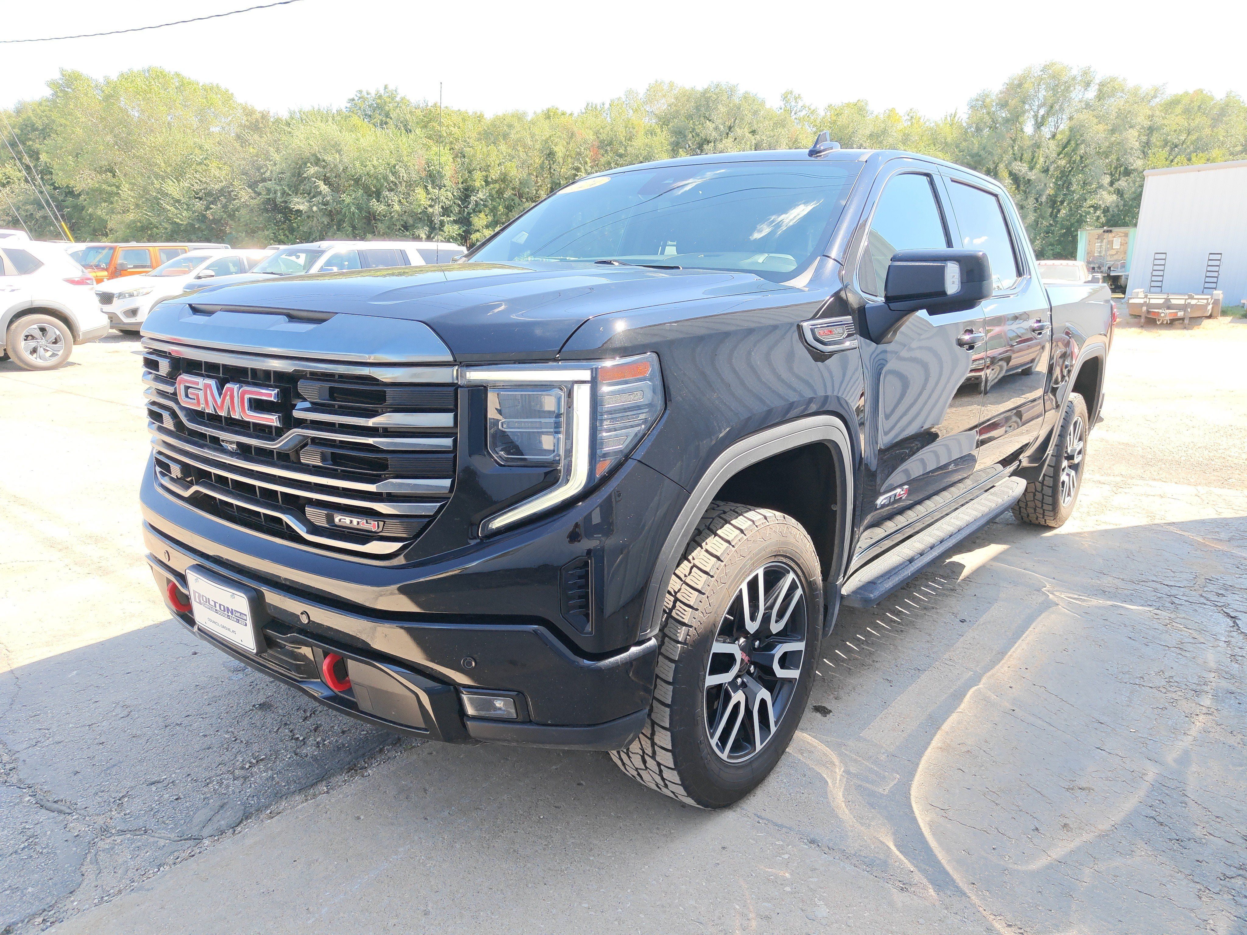 Used 2024 GMC Sierra 1500 AT4 w/ AT4 Premium Package AWD/4WD image 8