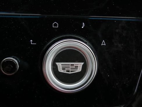 New 2026 Cadillac Escalade ESV Platinum Luxury AWD/4WD image 17