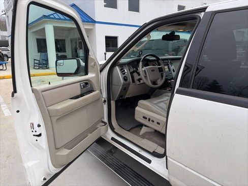 Used 2013 Ford Expedition EL Limited image 17