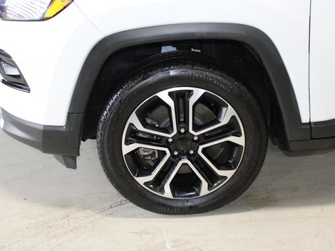 Used 2023 Jeep Compass Limited AWD/4WD image 4