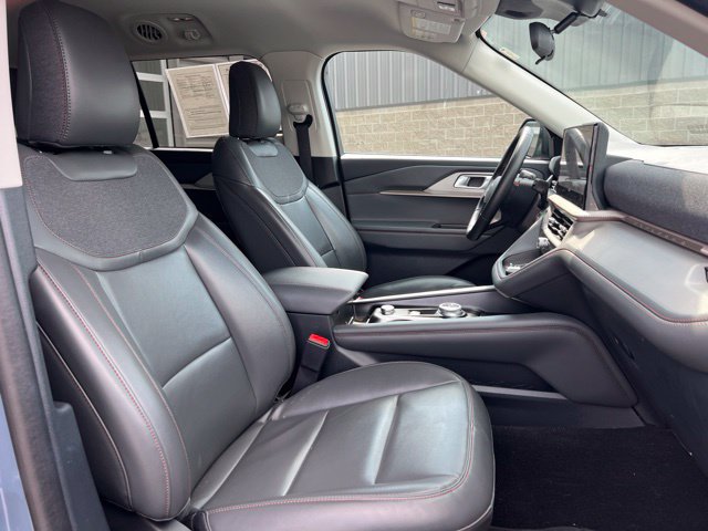Used 2025 Ford Explorer Active w/ Active Comfort Package AWD/4WD image 11