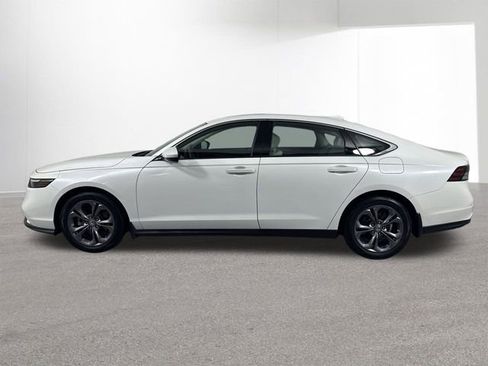 Used 2023 Honda Accord EX image 32