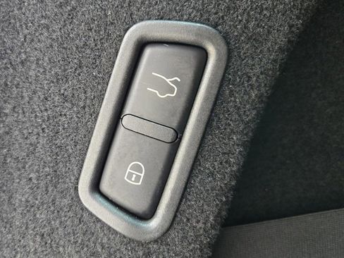 Used 2019 Maserati Levante image 21