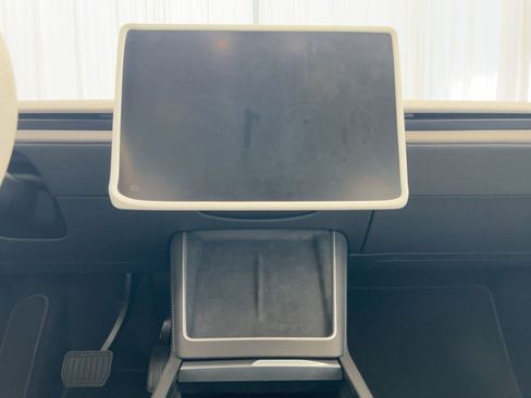 Used 2026 Tesla Model Y AWD image 26