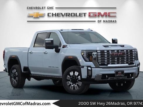 New 2026 GMC Sierra 2500 Denali w/ Denali Reserve Package AWD/4WD image 1