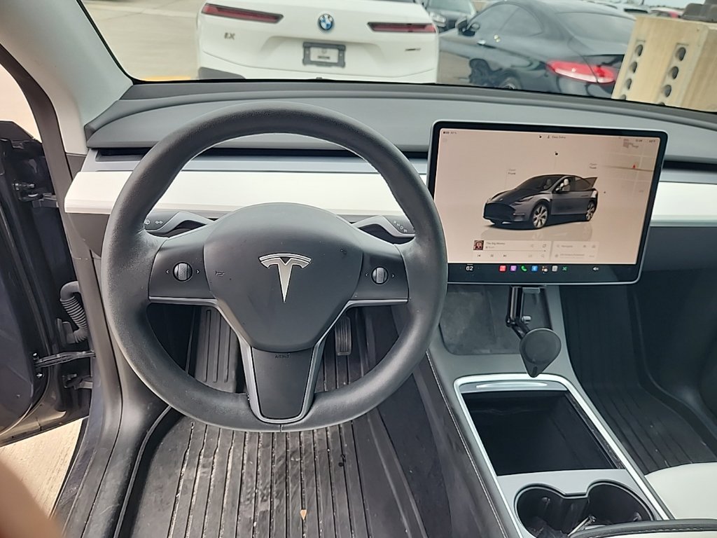 Used 2023 Tesla Model Y Long Range AWD/4WD image 4