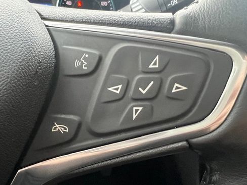 Used 2020 Chevrolet Equinox LT image 8