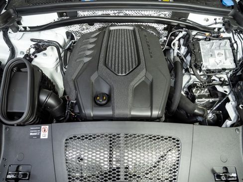 New 2026 Porsche Macan AWD/4WD image 35