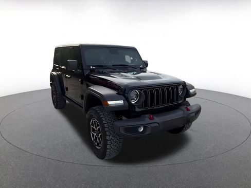 Used 2025 Jeep Wrangler Unlimited Rubicon image 3