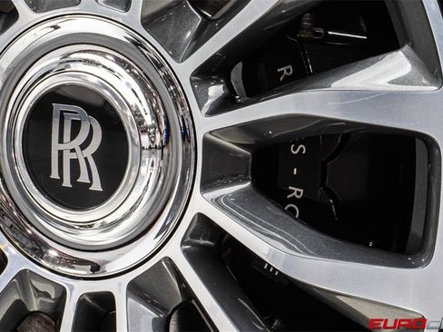 Used 2018 Rolls-Royce Dawn image 21