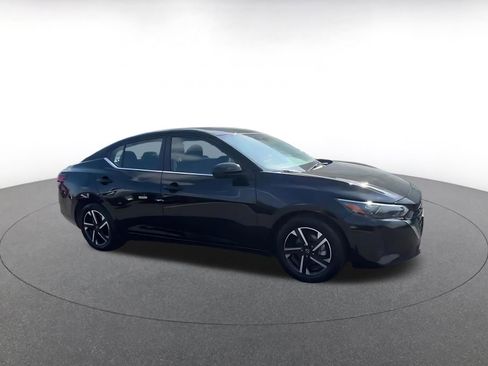 Used 2025 Nissan Sentra SV image 2