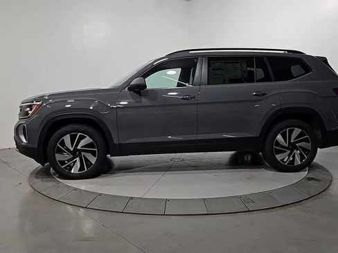 New 2026 Volkswagen Atlas SE image 2