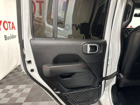 Used 2020 Jeep Wrangler Unlimited Sahara image 16